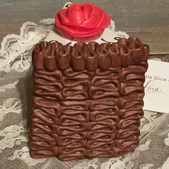 🍰🌹🎁 Vintage Hallmark “A Little Slice of Love” Cake Keepsake Box - Picture 5 of 9